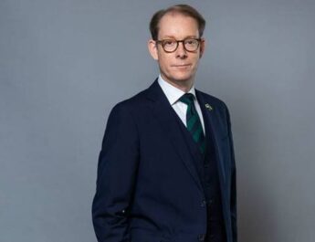 Tidölagets utrikesminister Tobias Billström är hyckleriets och ynkedomens personifiering